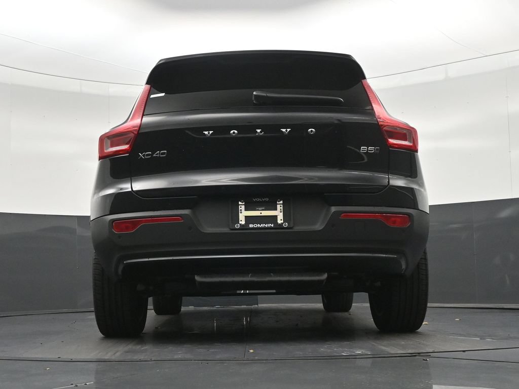 New 2026 Volvo XC40 B5 Plus w/ Protection Package Premier AWD/4WD image 24