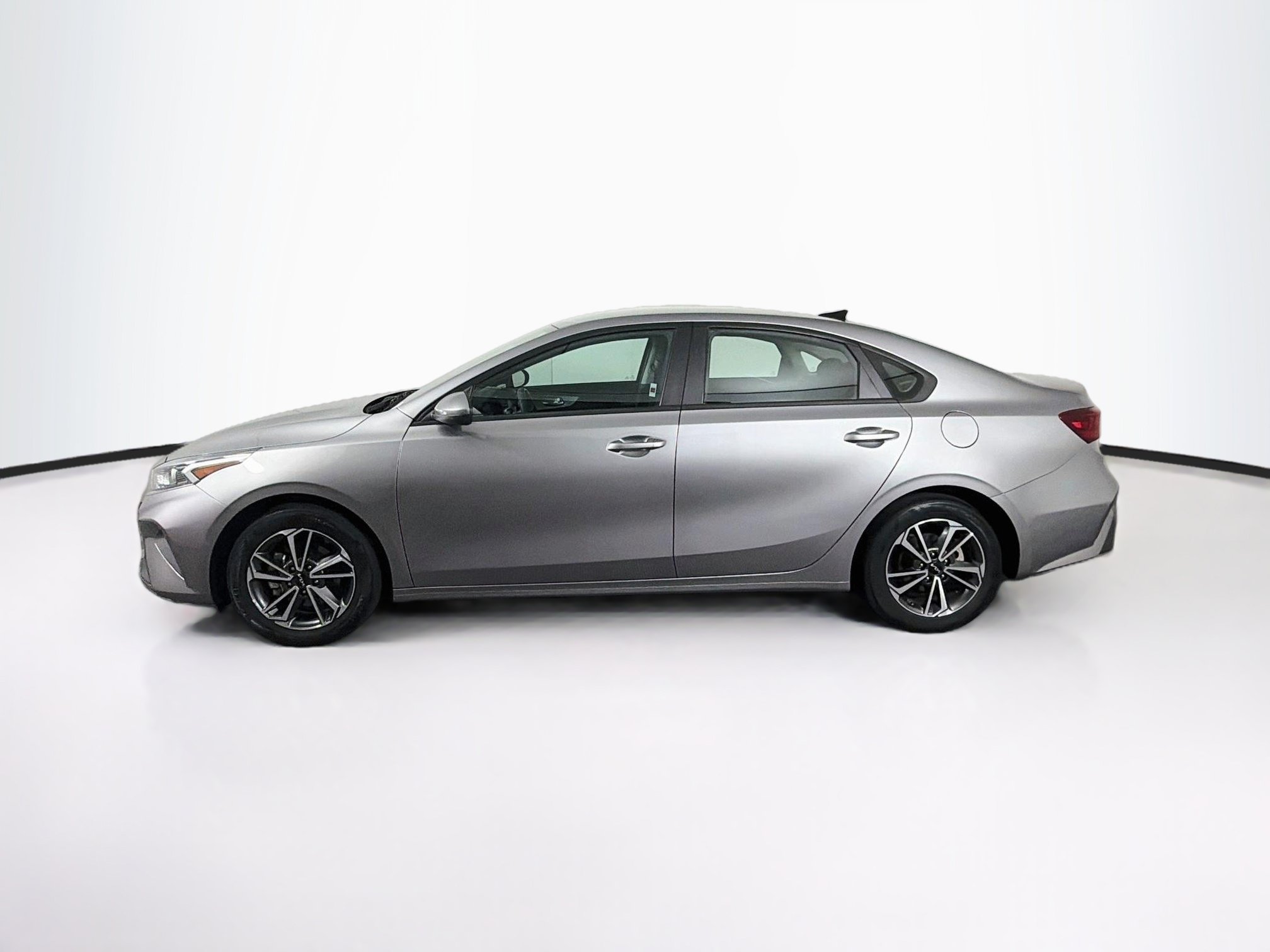 Used 2023 Kia Forte LXS FWD image 4