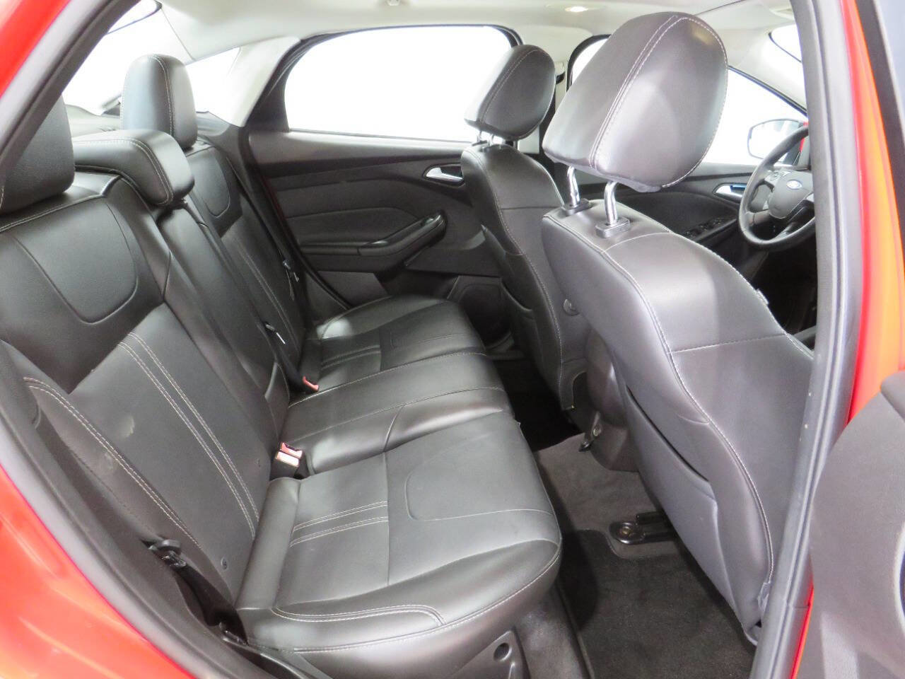 Used 2014 Ford Focus SE w/ Equipment Group 201A image 11