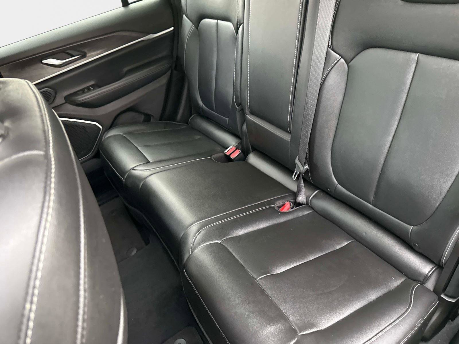 Used 2024 Jeep Grand Cherokee Limited 4xe image 13