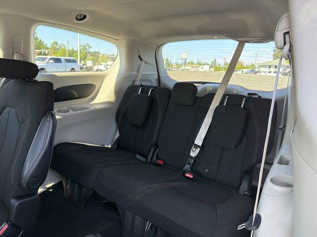 Used 2022 Chrysler Voyager LX FWD image 12