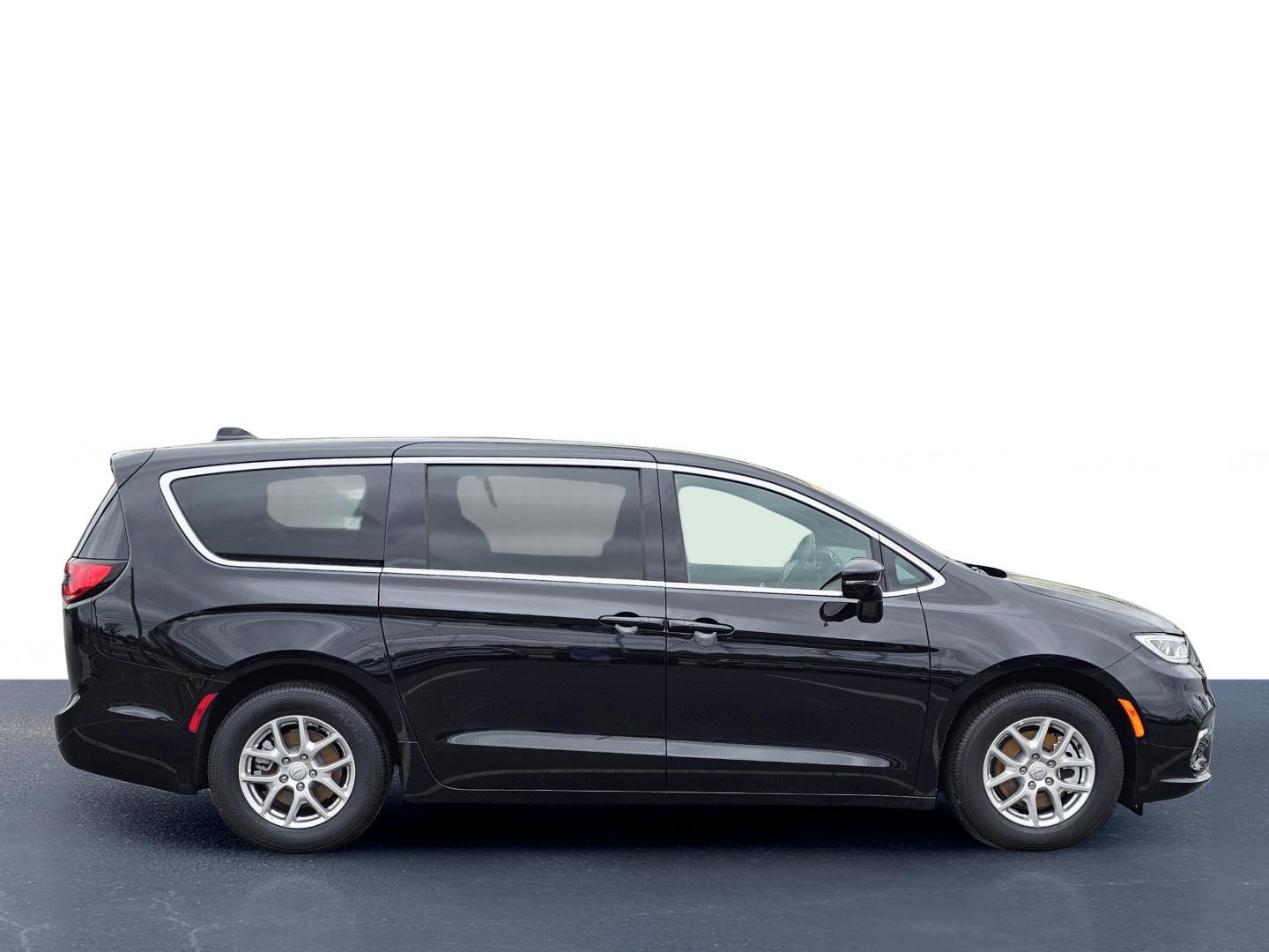New 2026 Chrysler Pacifica Select image 7