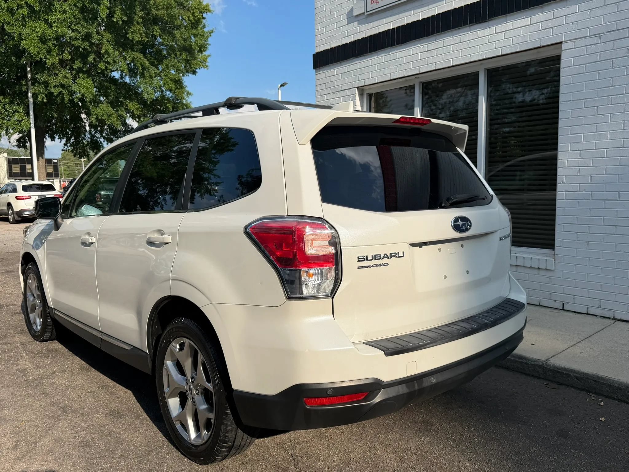 Used 2018 Subaru Forester 2.5i Touring w/ Popular Package #3B AWD/4WD image 7