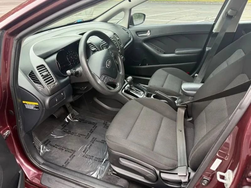 Used 2018 Kia Forte LX image 9