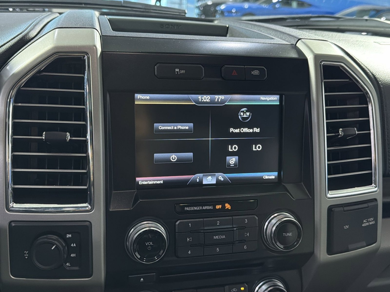 Used 2015 Ford F150 Lariat w/ Equipment Group 502A Luxury AWD/4WD image 22