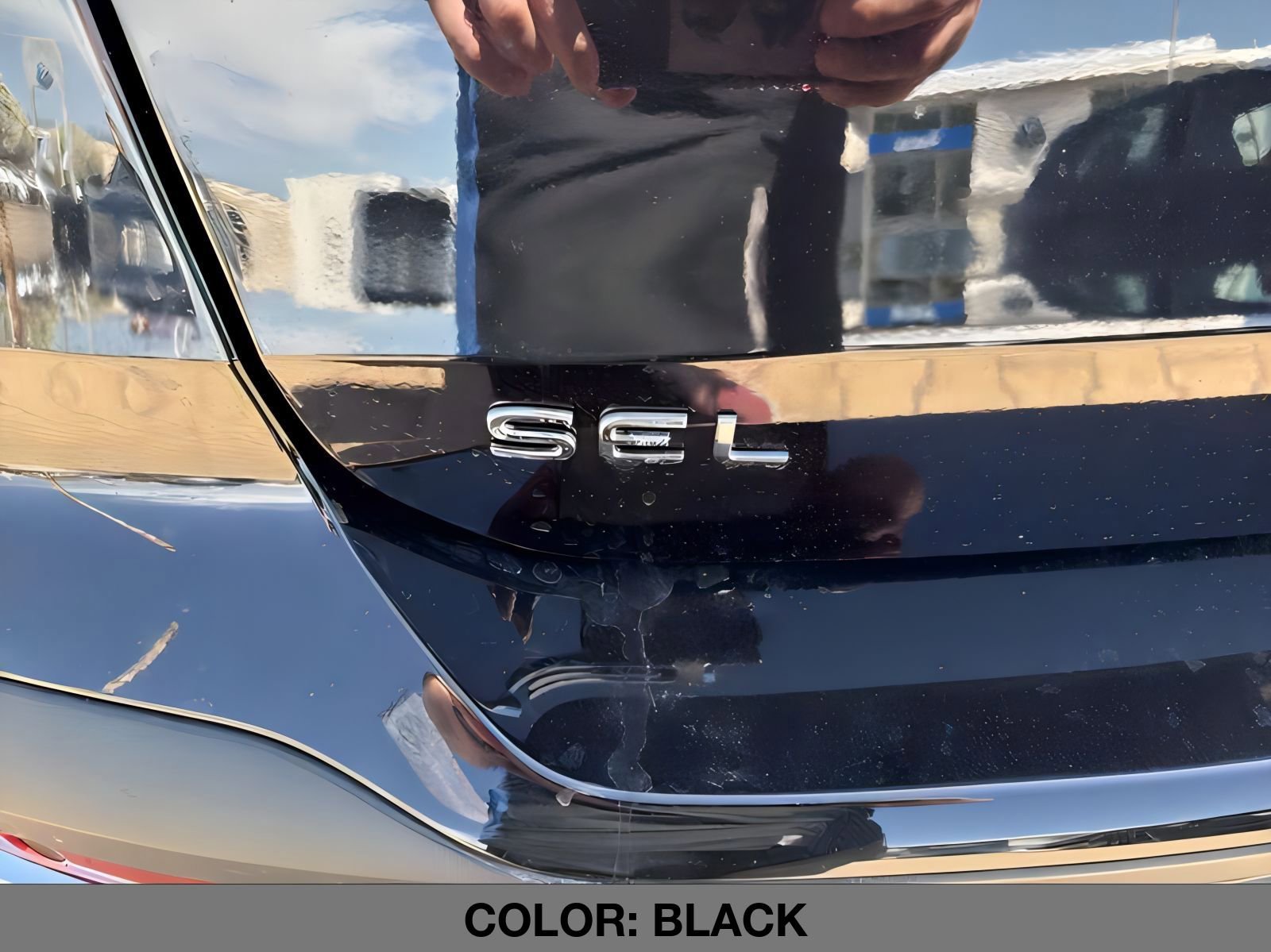 New 2025 Volkswagen Taos SEL image 9