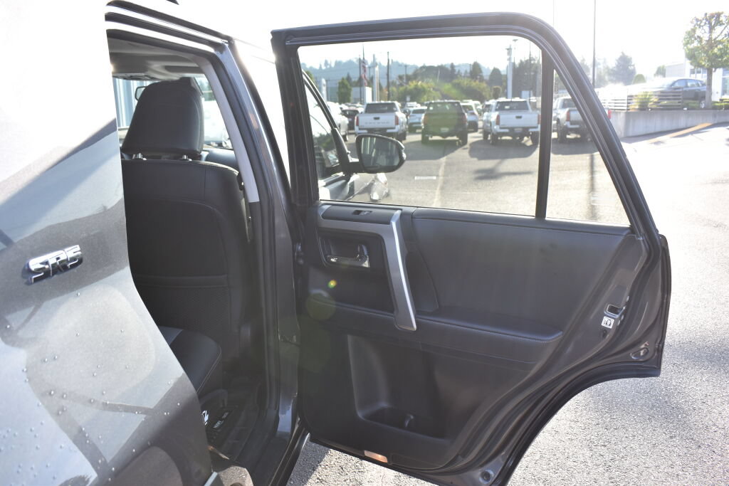 Certified 2022 Toyota 4Runner SR5 Premium w/ Moonroof Package AWD/4WD image 22