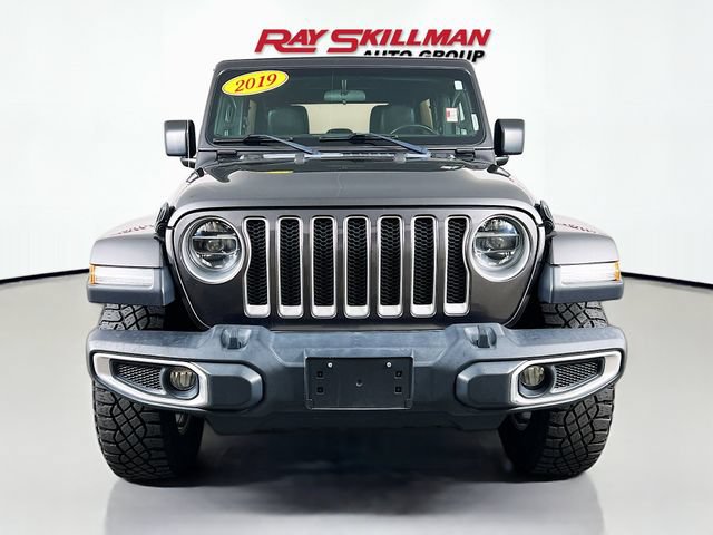 Used 2019 Jeep Wrangler Unlimited Sahara w/ Dual Top Group AWD/4WD image 2