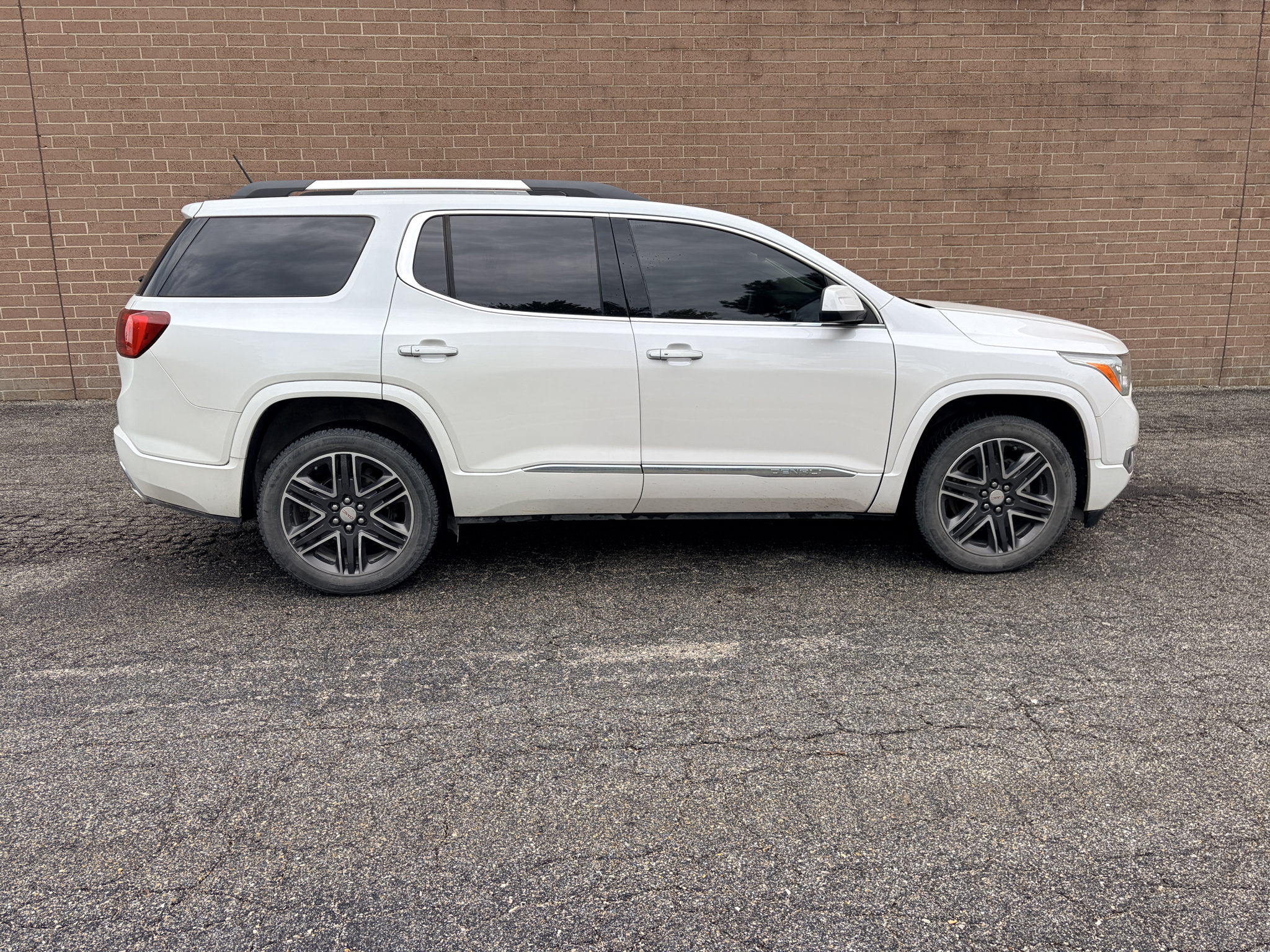 Used 2017 GMC Acadia Denali FWD image 6