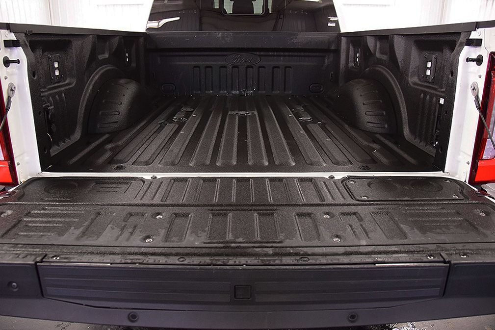 Used 2024 Ford F350 Platinum w/ Tremor Off-Road Package AWD/4WD image 8