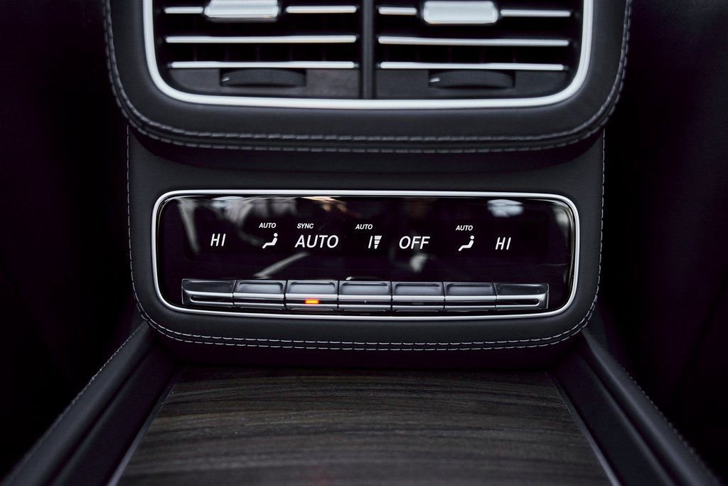 Used 2025 Mercedes-Benz Maybach GLS 600 4MATIC image 61