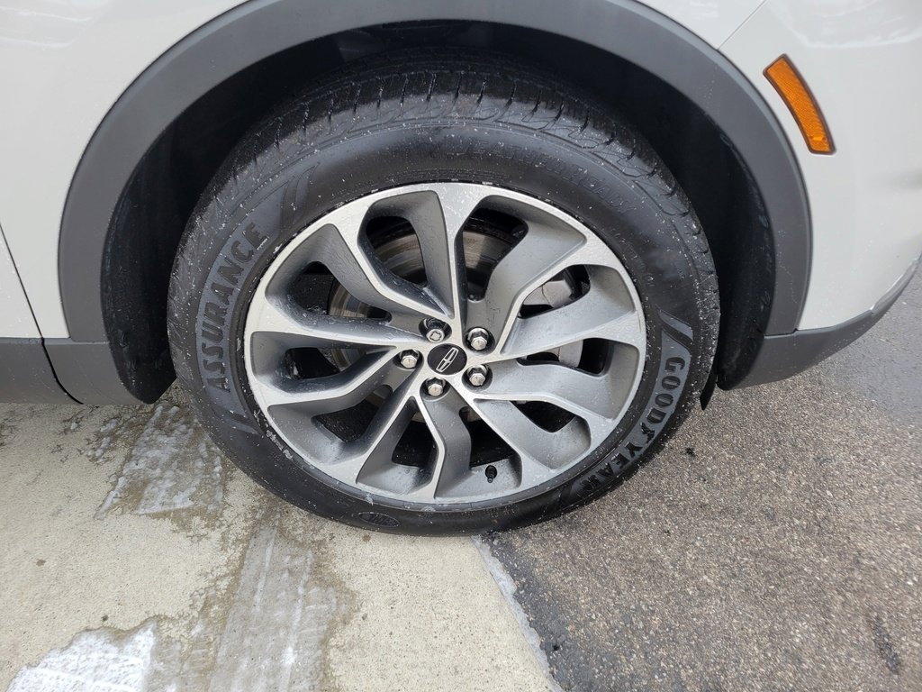 Used 2021 Lincoln Nautilus Reserve image 14