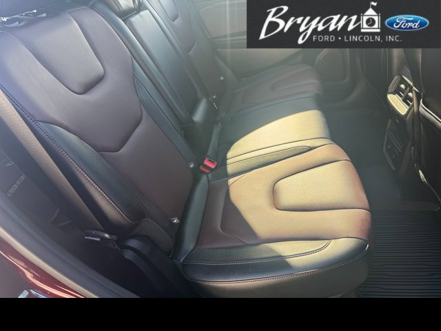 Used 2022 Ford Edge Titanium w/ Equipment Group 301A image 18