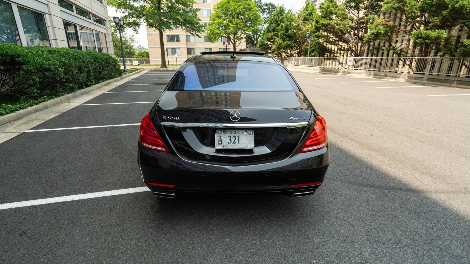 Used 2015 Mercedes-Benz S 550 4MATIC Sedan image 4