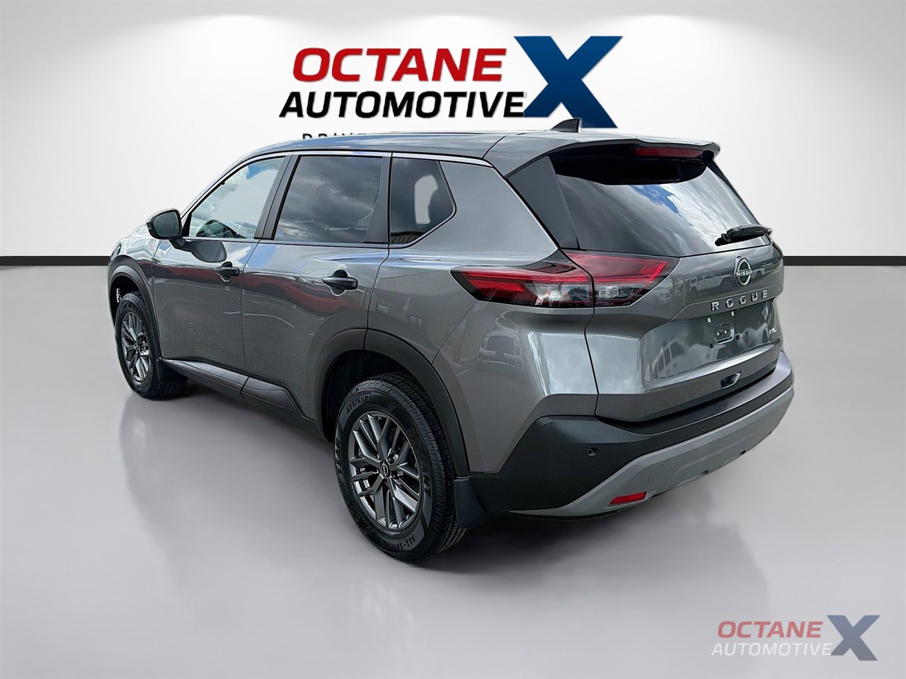 Used 2022 Nissan Rogue S AWD/4WD image 5