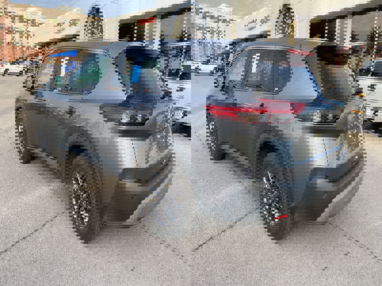 Used 2023 Nissan Rogue S image 9