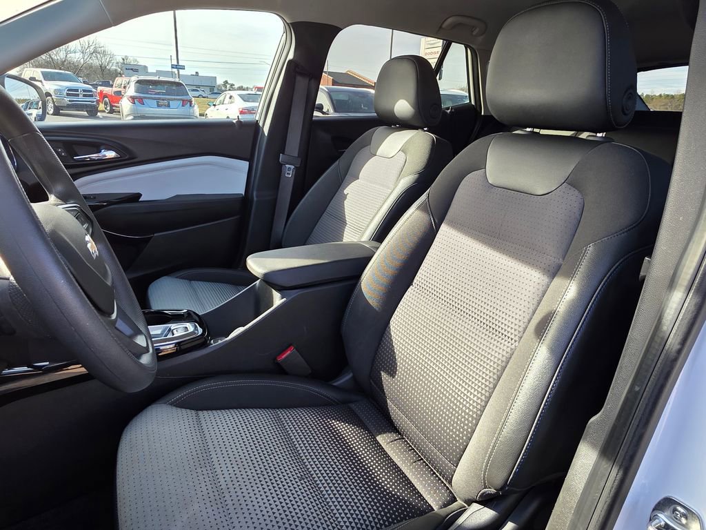 Used 2024 Chevrolet Trax LT image 10