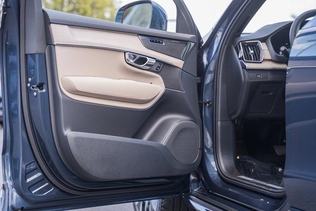 New 2026 Volvo XC90 B6 Ultra image 37
