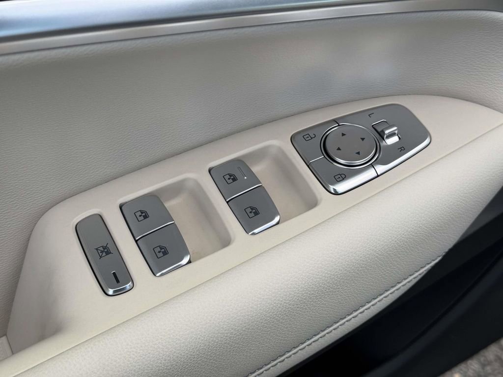 Certified 2026 Genesis G70 2.5T image 14