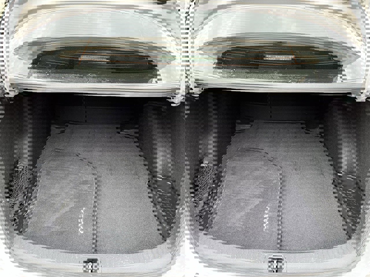 Used 2025 Toyota Corolla LE image 27