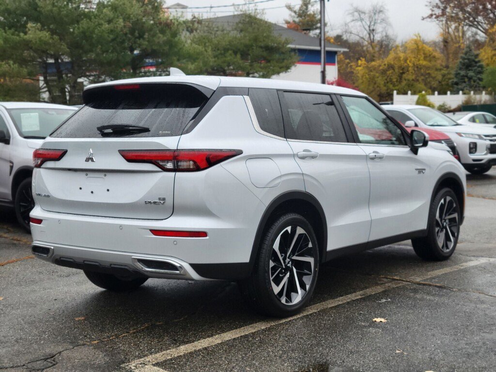 New 2025 Mitsubishi Outlander SE image 5