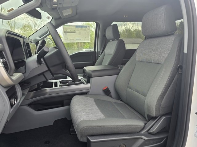 New 2025 Ford F250 XLT w/ Black Appearance Package image 11