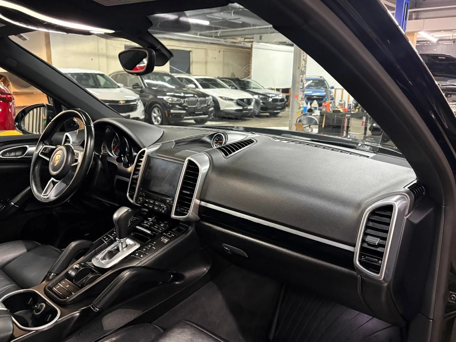 Used 2018 Porsche Cayenne Platinum Edition AWD/4WD image 20