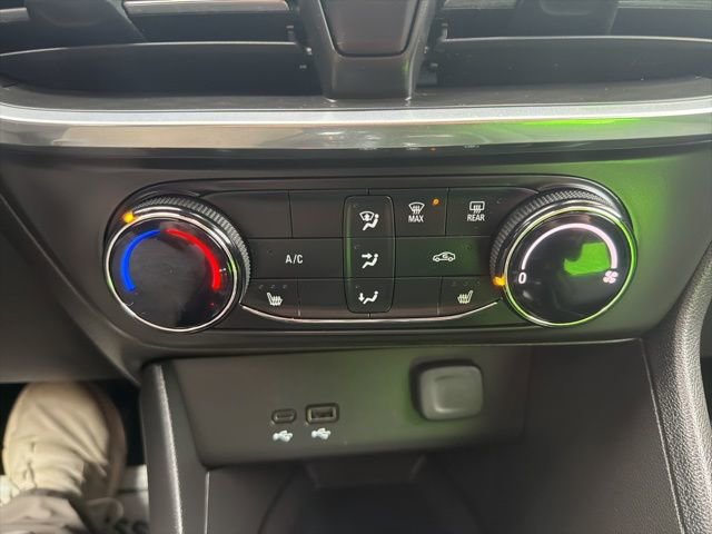 Certified 2024 Buick Encore GX Preferred w/ Comfort Package FWD image 25
