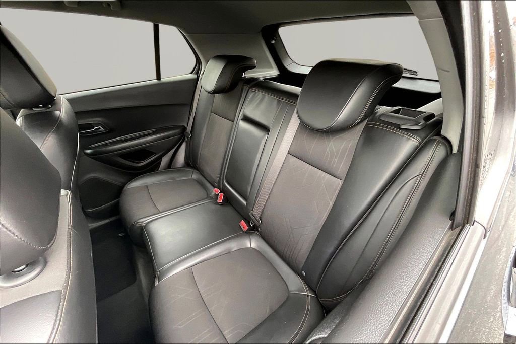 Used 2021 Chevrolet Trax LT image 24