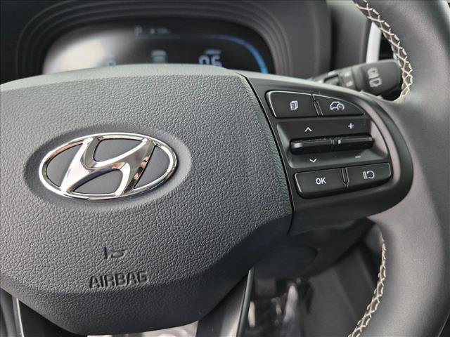Certified 2025 Hyundai Venue Limited FWD image 30