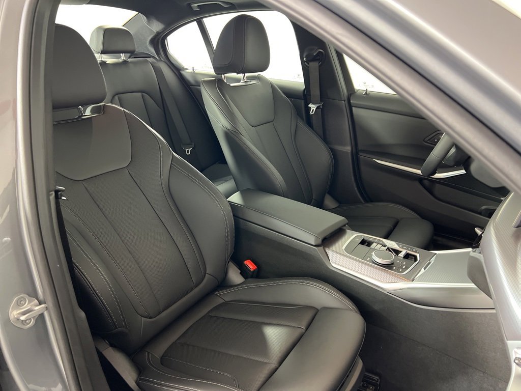 Used 2025 BMW 330i xDrive Sedan w/ Premium Package image 25