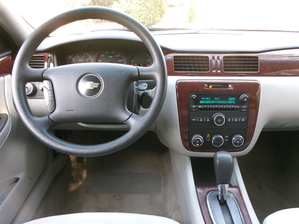 Used 2008 Chevrolet Impala LS FWD image 31