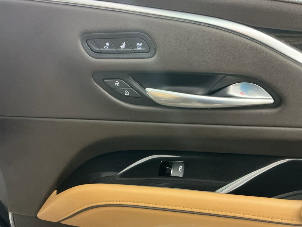 Used 2022 Cadillac Escalade Premium Luxury image 11