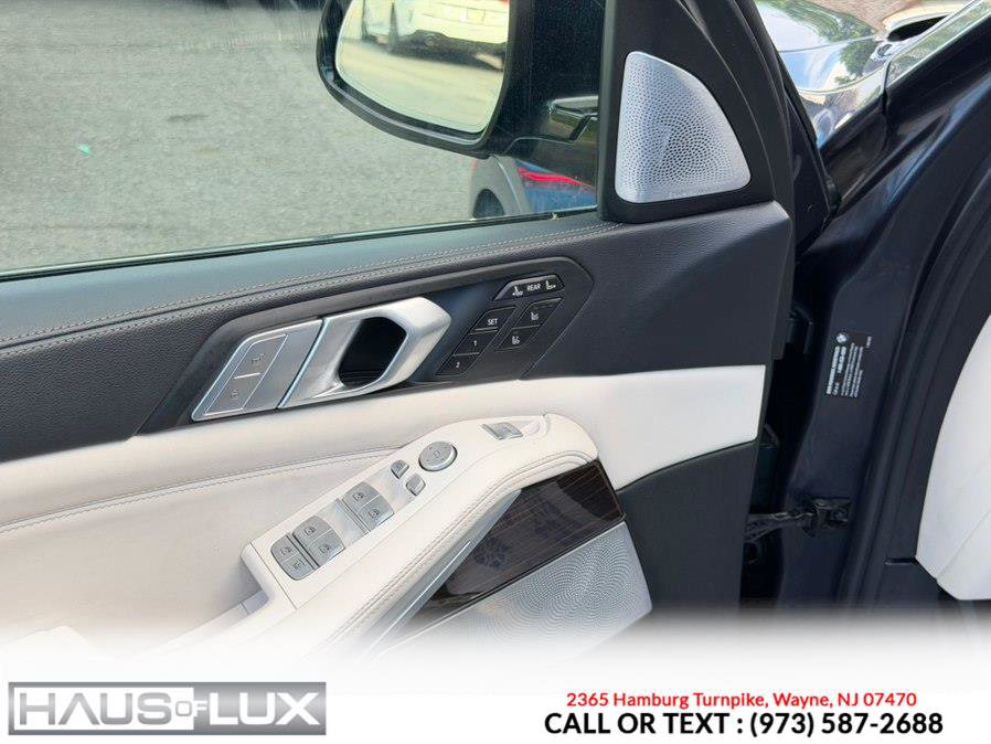 Used 2020 BMW X7 M50i w/ Dynamic Handling Package AWD/4WD image 15