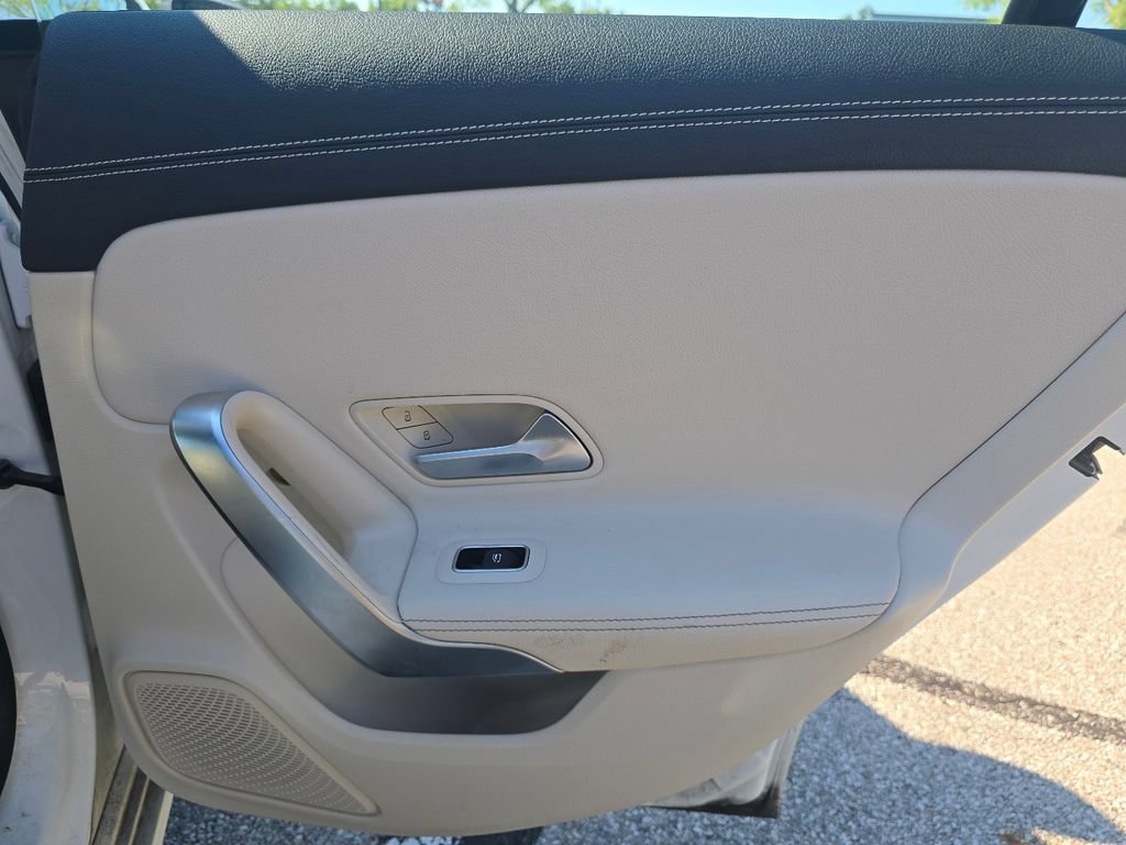Used 2023 Mercedes-Benz CLA 250 4MATIC image 23