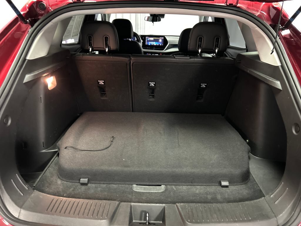 Used 2025 Chevrolet Trax LT w/ LT Convenience Package FWD image 22
