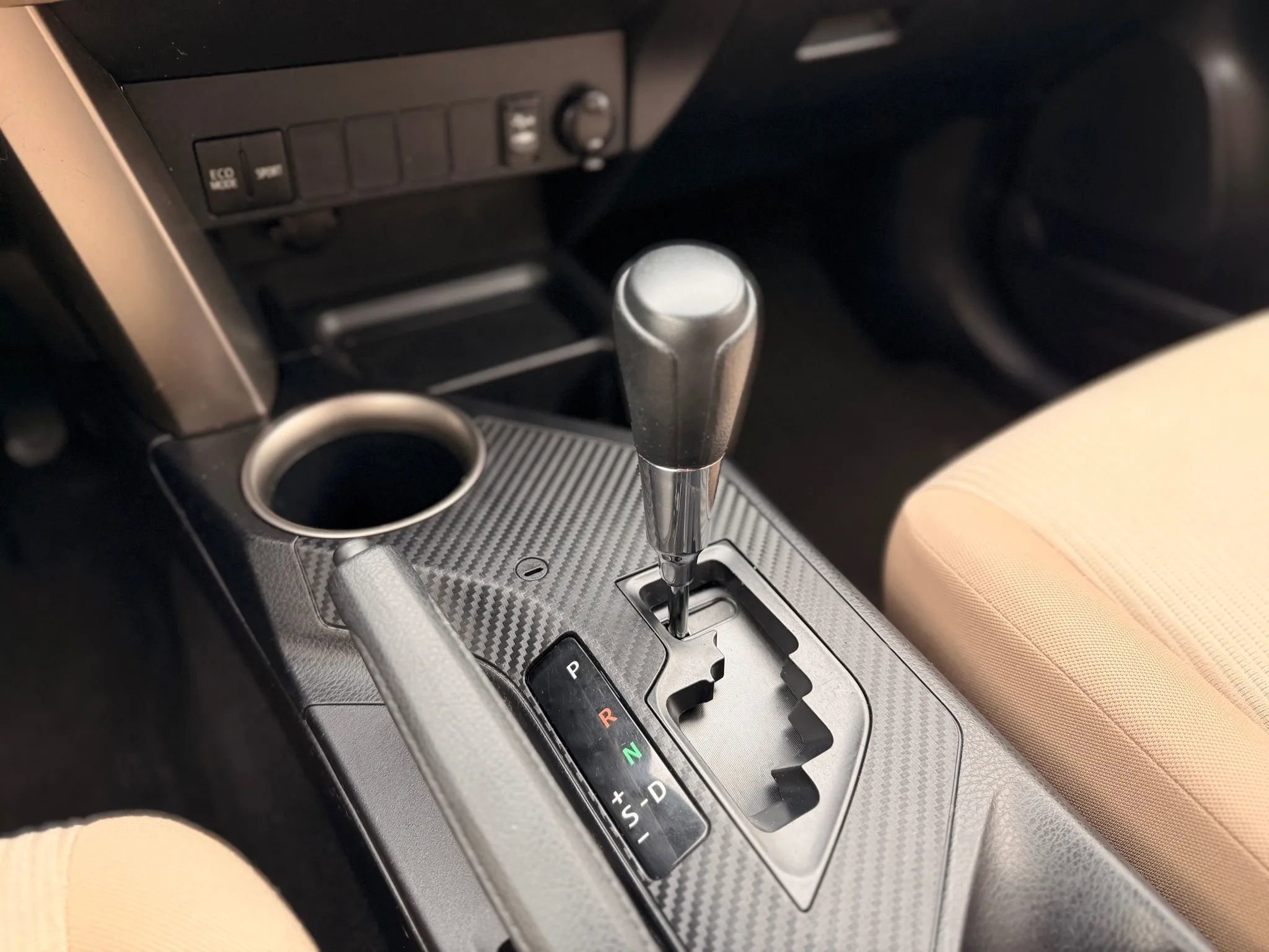 Used 2013 Toyota RAV4 LE image 39