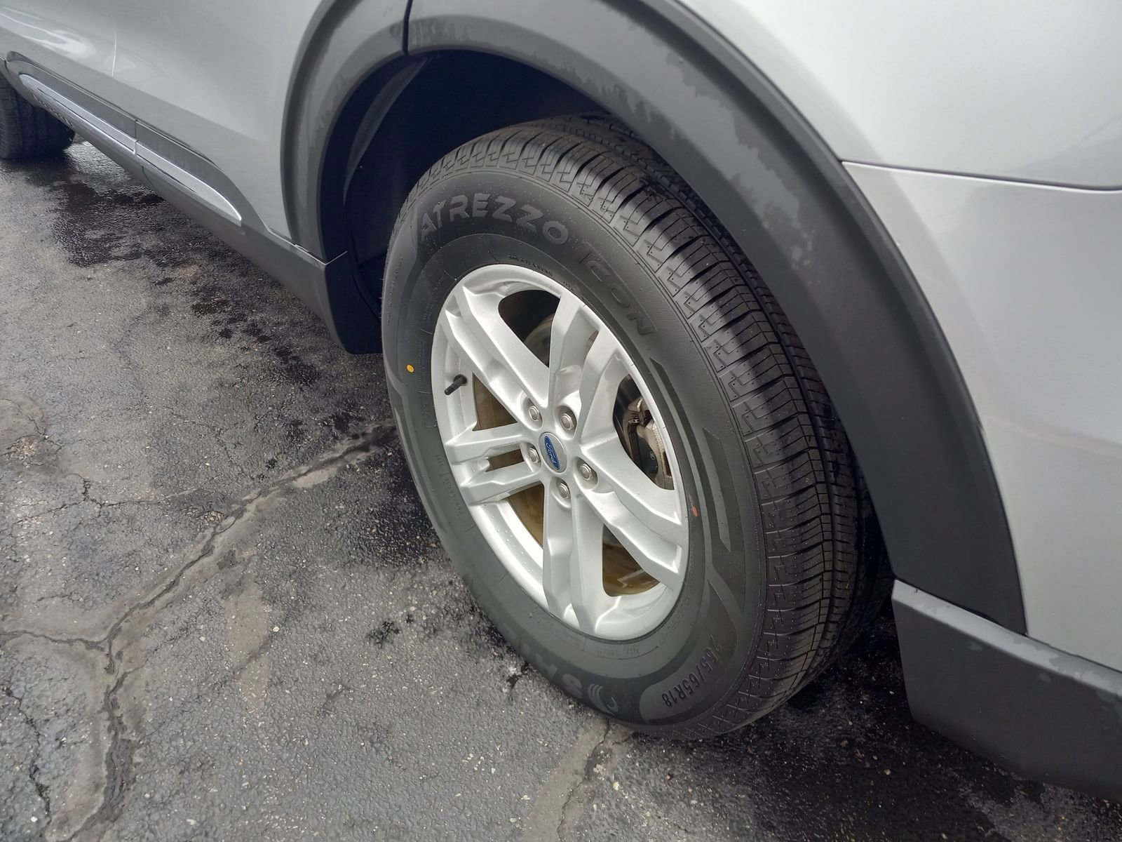 Used 2023 Ford Explorer XLT w/ Equipment Group 202A RWD image 11