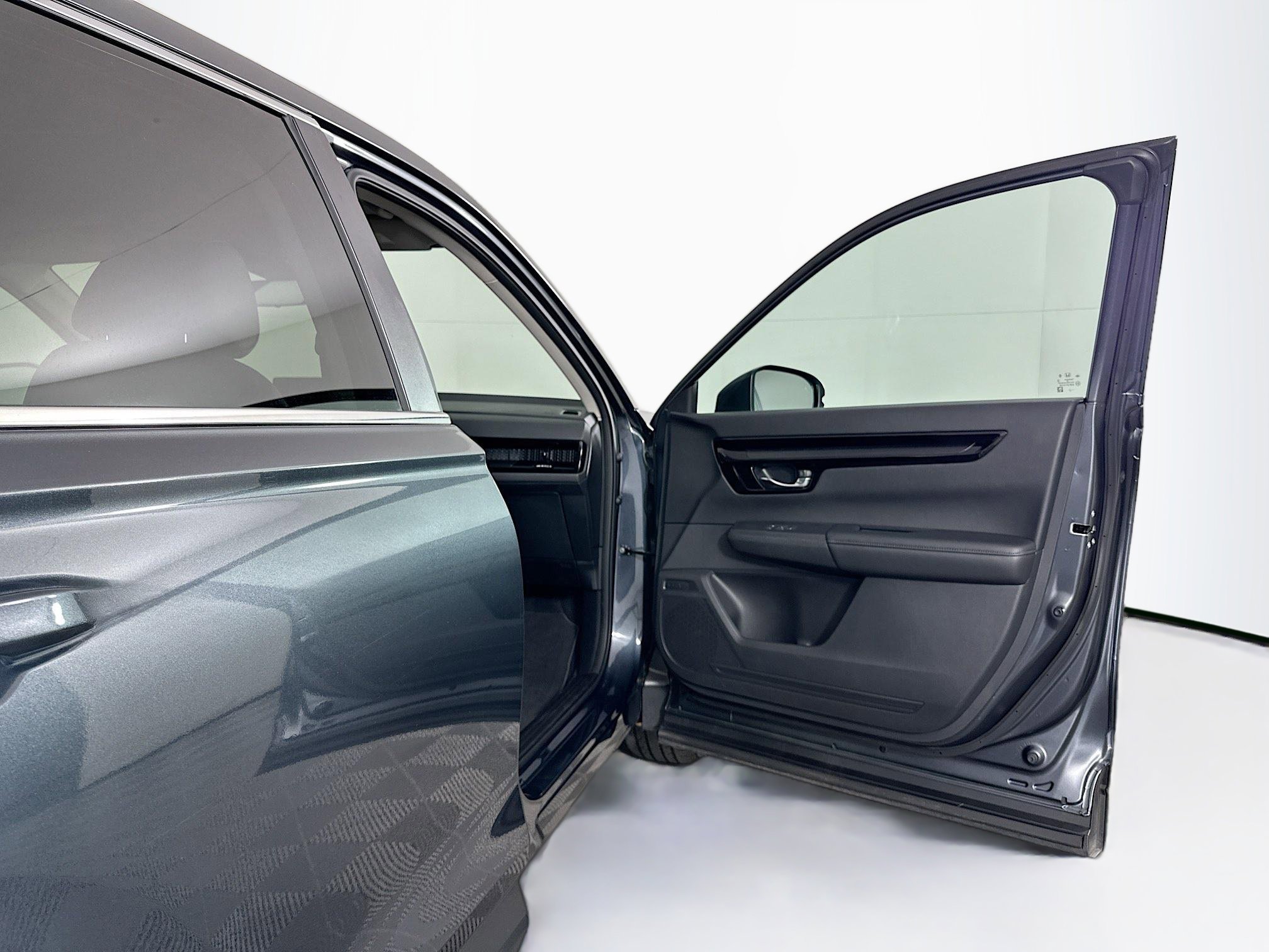 Used 2025 Honda CR-V EX-L image 32