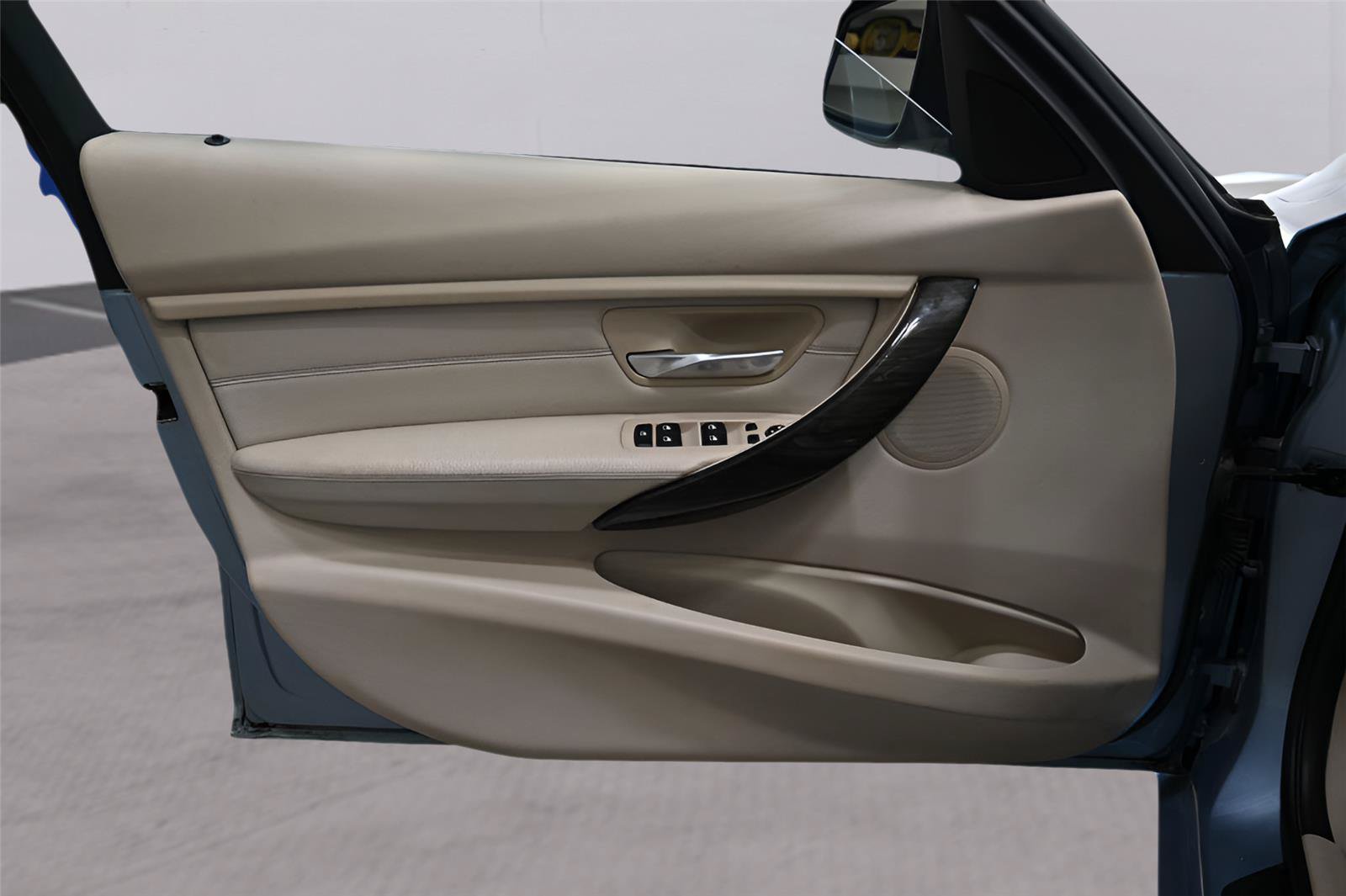 Used 2013 BMW 328i xDrive Sedan AWD/4WD image 9