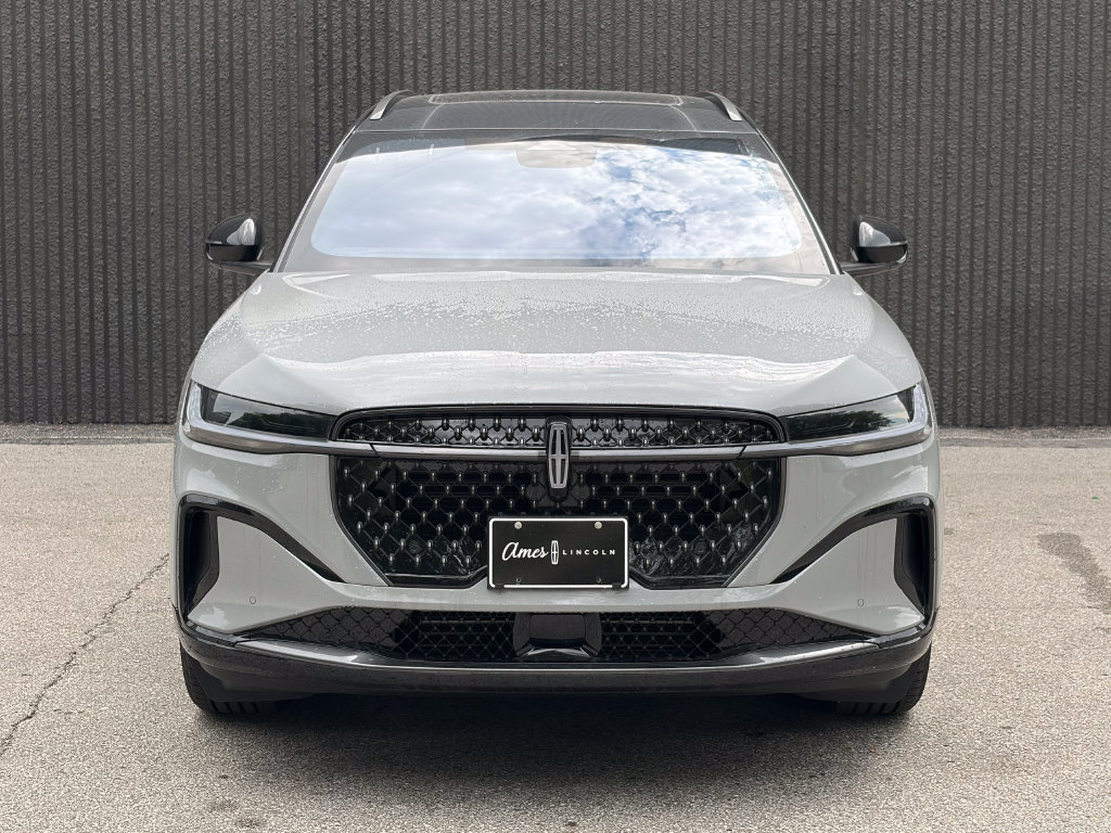 New 2026 Lincoln Nautilus Reserve w/ Jet Appearance Package AWD/4WD image 3
