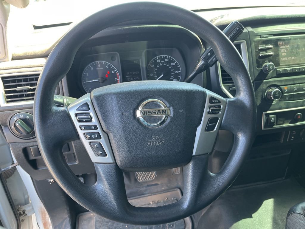 Used 2017 Nissan Titan S image 12