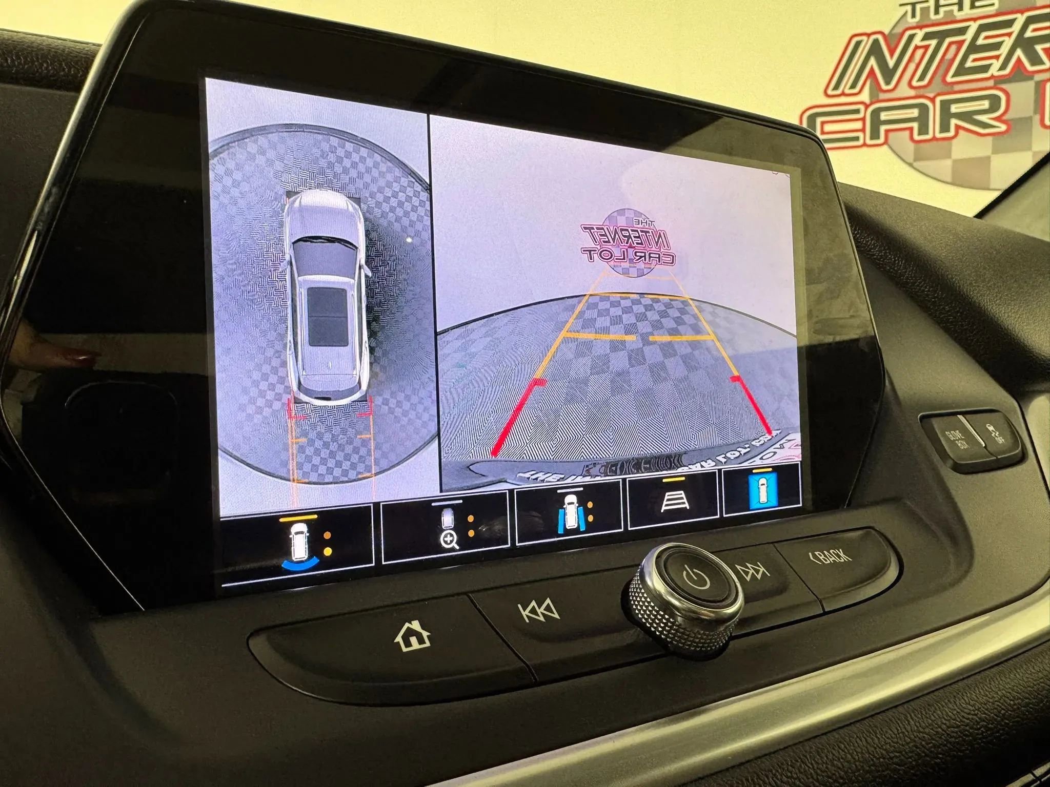 Used 2020 Chevrolet Blazer LT w/ Sound & Technology Package FWD image 18