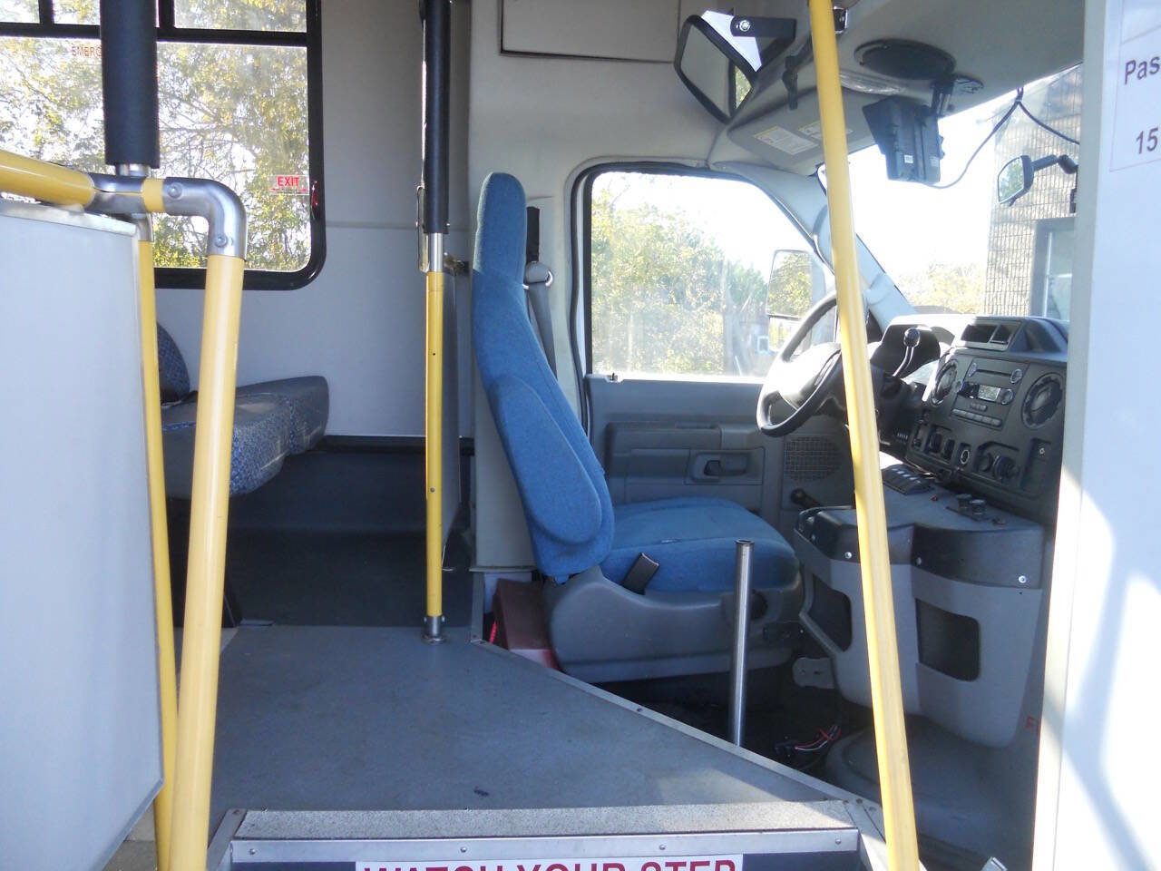 Used 2013 Ford E-450 and Econoline 450 Super Duty w/ Shuttle Bus Prep Pkg image 18