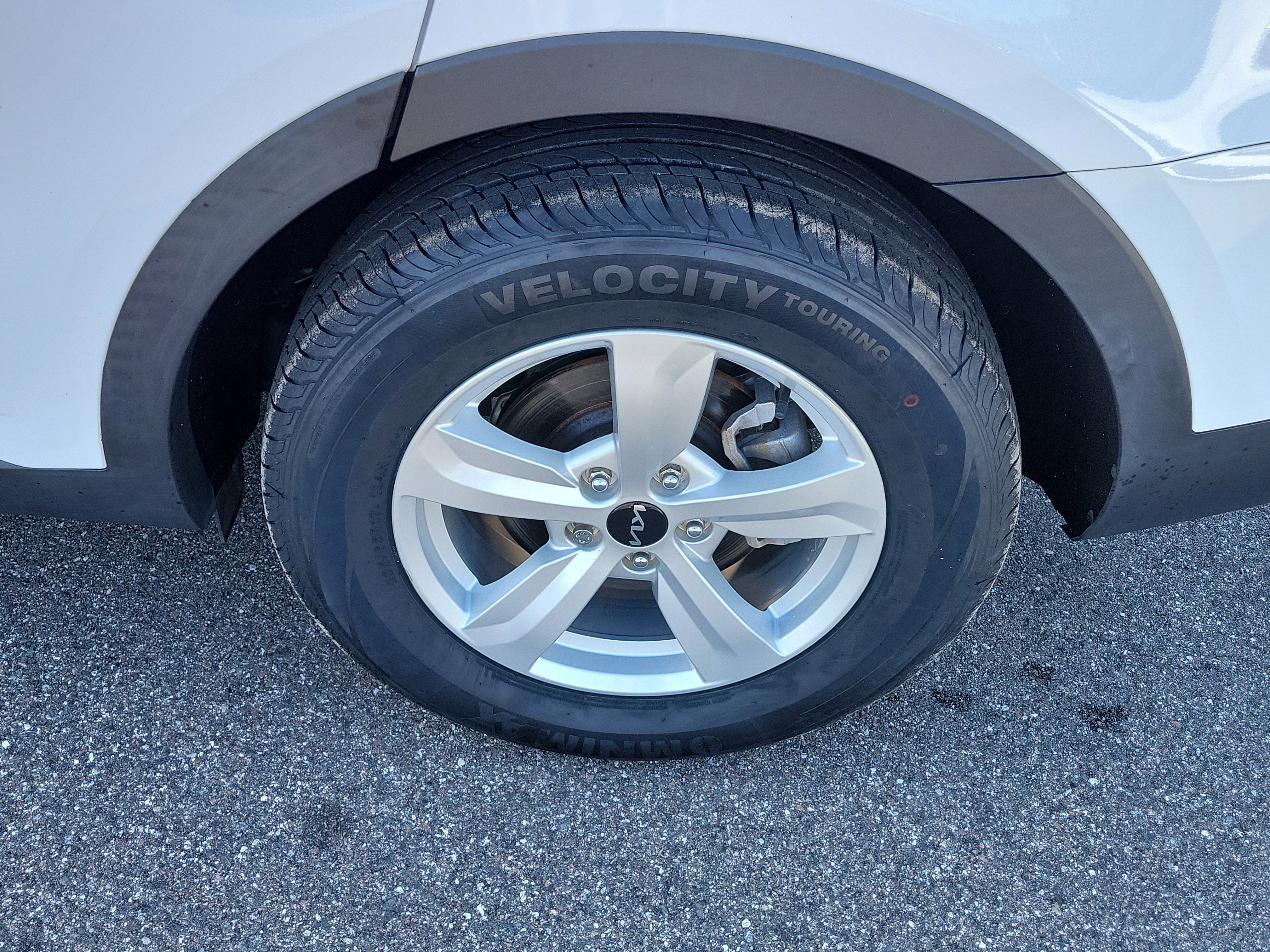 Certified 2023 Kia Sorento LX image 38