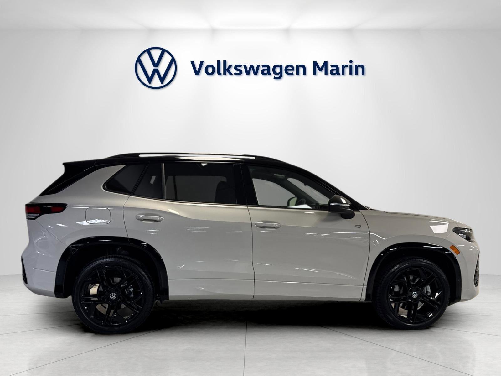 New 2026 Volkswagen Tiguan SE R-Line AWD/4WD image 6