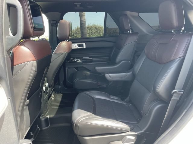 Used 2022 Ford Explorer Platinum w/ Equipment Group 601A AWD/4WD image 27