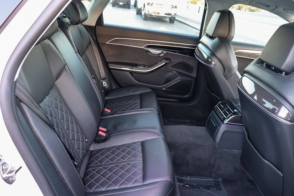 Used 2022 Audi S8 AWD/4WD image 19
