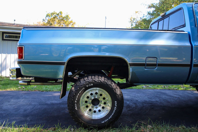 Used 1987 Chevrolet C/K Truck 2500 image 10