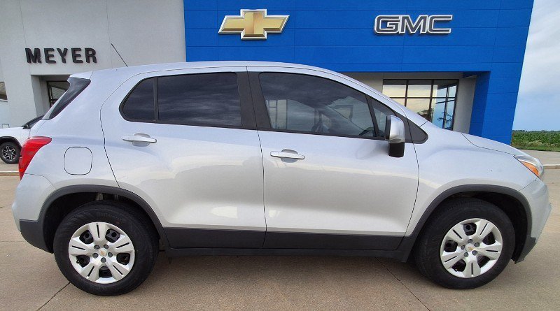 Used 2018 Chevrolet Trax LS w/ Fleet Convenience Package FWD image 1